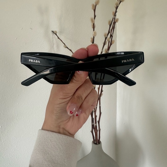 PRADA CAT EYES SUNGLASSES - Picture 2 of 3